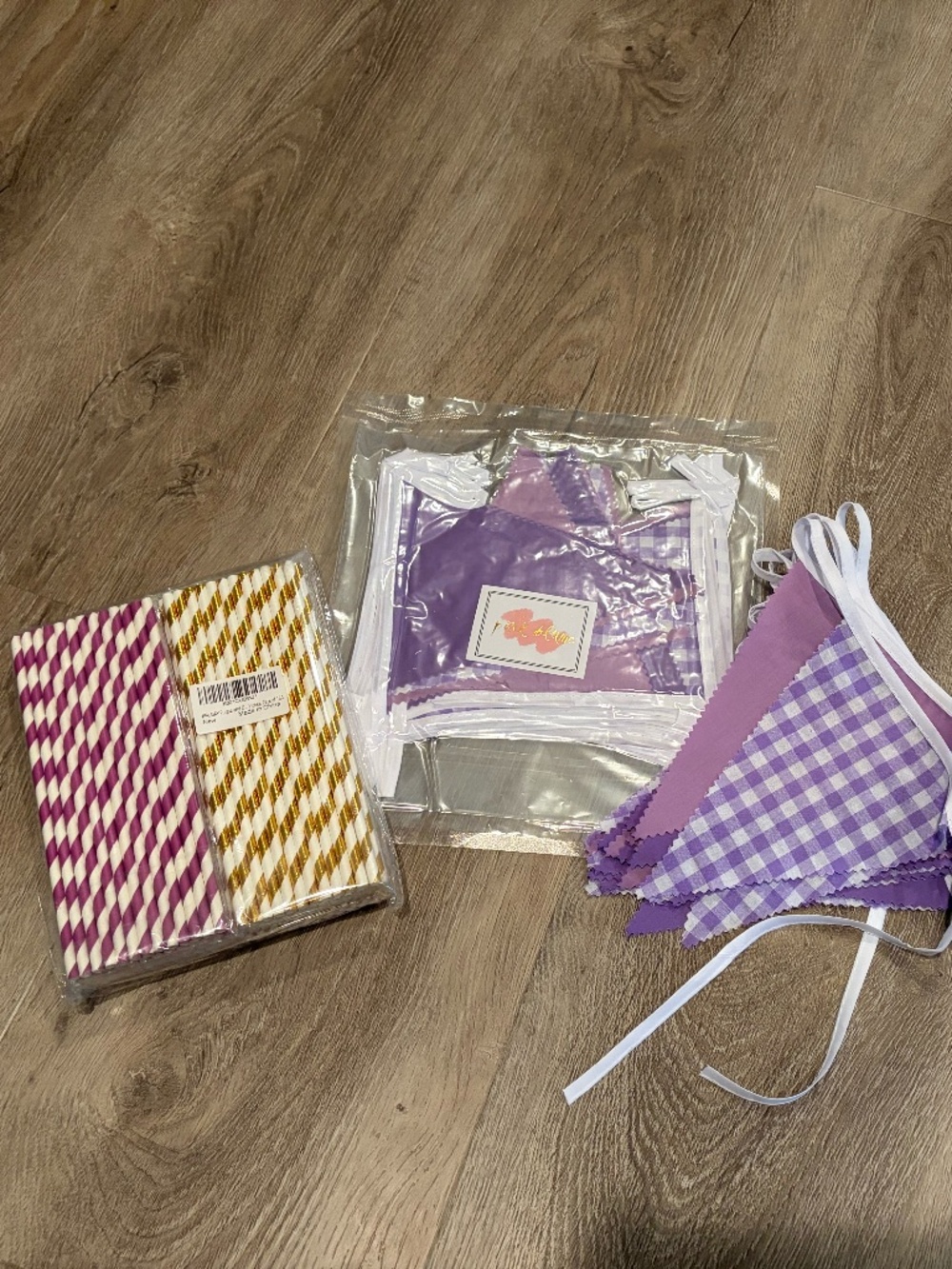 Purple party pack - 2 sets of triangle flags streamers and 1 set of paper straws